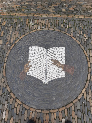 Bodenplatte Freiburg Buchhandlung