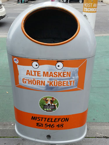 alte Masken g'hörn 'kübelt