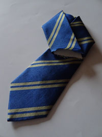 Krawatte abgeschnitten